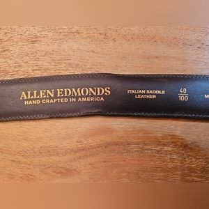 Allen Edmonds Dress Belt USA Size 40 (5 holes center hole is 40) Color is "Chili